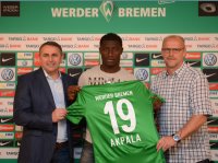 Fussball 1. Bundesliga, Saison 2012/2013: Werder praesentiert Neuzugang Joseph Akpala