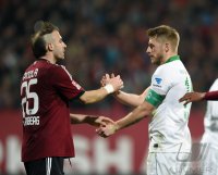 Fussball 1. Bundesliga 13/14:  Fair Play Aaron Hunt (SV Werder Bremen)