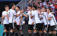Fussball Europameisterschaft Achtelfinale 2016: Deutschland - Slowakei