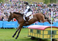 REITEN Olympia 2012: Michael Jung (Deutschland) mit Sam beim Gelaenderitt
