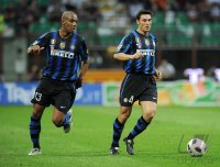 FUSSBALL SERIE A: Maicon , Javier Zanetti (v.li., Inter Mailand)