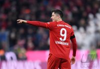 Fussball 1. Bundesliga Saison 19/20: FC Bayern Muenchen - SC Paderborn