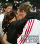 Fussball T-Mobile Bundesliga Salzburg-Mattersburg; Zickler kuesst seine Frau