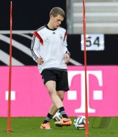 Fussball Training Deutsche Nationalmannschaft: Matthias Ginter (Deutschland)