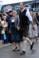 FUSSBALL 1. BUNDESLIGA:  Torwart Tom Starke mit Frau