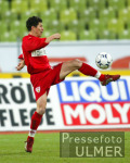 Fussball Balakov (VfB)  am Ball