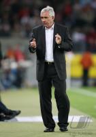 Fussball 2. Bundesliga: Koeln, LATOUR