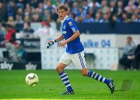 FUSSBALL, 1. BUNDESLIGA, 33. Spieltag: Schalke, HOEWEDES Einzelaktion