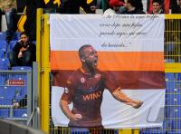 FUSSBALL SERIE A:  Rom Fans mit Plakaten