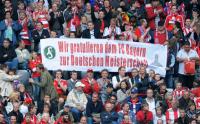 Fussball 1. Bundesliga: Bayern FANS gratulieren zur Deutschen Meisterschaft