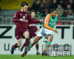Fussball 1. Bundesliga: Bremen - Kaiserslautern, Zweikampf