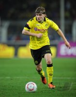 Fussball: 1. Bundesliga Saison 2010/2011: Dortmund, SCHMELZER am Ball