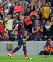 FUSSBALL Primera Division 13/14: JUBEL Neymar (Barca)
