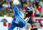 Fussball 1. Bundesliga: Bochum - Bayern, Zweikampf