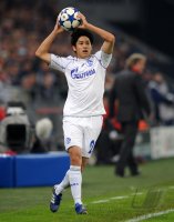 Fussball: Champions League, Saison 2010/2011: Schalke - Lissabon, UCHIDA
