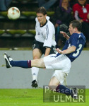 Fussball - EM-Qualifikation: Deutschland - Schottland, Zweikampf