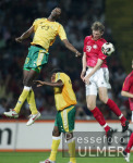 Fussball International: Deutschland - Suedafrika, Zweikampf