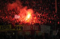 Fussball International EM 2012-Qualifikation: Tuerkische Fans mit einem Bengalischen FEUER in der Fankurve im Berliner Olympiastadion