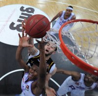 Basketball 1. Bundesliga 2011/2012:  Walter Tigers Tuebingen - BG Goettingen
