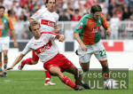 Fussball 1. Bundesliga: Bremen - Stuttgart, Zweikampf