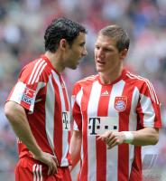 Fussball 1. Bundesliga: Mark van Bommel, Bastian Schweinsteiger (v. li., FCB)