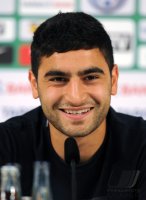 Pressekonferenz SV Werder Bremen anlaesslich der Spielvervorstellung Mehmet Ekici am 23.05.2011