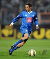 FUSSBALL 1. BUNDESLIGA: Bochum, AZAOUAGH Einzelaktion