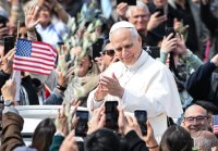 Papst Leo XIV. am Palmsonntag auf dem Petersplatz