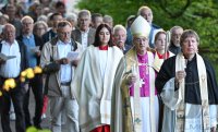 Maiandacht mit Lichterprozession mit Gnadenbild der Schmerzhaften Mutter vom Weggental