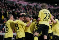 Fussball 1. Bundesliga 10/11: FC Bayern Muenchen - Borussia Dortmund