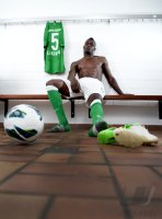 Fussball 1. Bundesliga, Saison 2012/2013, Werder Bremen: Assani Lukimya im exklusiven Pressefoto ULMER Fotoshooting