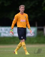 FUSSBALL 1. Bundesliga 2013/2014: Torwart Daniel Batz (SC Freiburg)