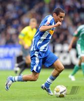 FUSSBALL, 1. BUNDESLIGA, 8. Spieltag: Bochum, AZAOUAGH Einzelaktion