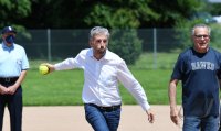 Softball 1. Bundesliga 2021: First Pitch Oberbuergermeister Boris Palmer (Die Gruenen)