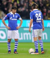 Fussball 1. Bundesliga, Saison 2011/2012: Raul, Klaas Jan Huntelaar (v. li., FC Schalke 04)