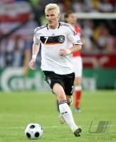 Fussball Euro 2008: Deutschland, Schweisnsteiger am Ball