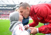 Fussball 1. Bundesliga, Saison 2011/2012:  Lukas Podolski wird verabschiedet (1. FC Koeln)