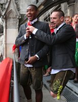 Fussball 1. Bundesliga  Meisterfeier FC Bayern Muenchen 14/15: David Alaba und Franck Ribery