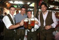 Fussball 1. Bundesliga: FCB auf dem Oktoberfest