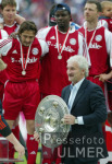 FUSSBALL  1. Liga  FC Bayern  JUBEL  Meisterschale