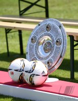 Fussball 1. Bundesliga 2015/2016: Fototermin beim FC Bayern Muenchen