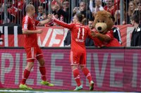 Fussball  1. Bundesliga  13/14: JUBEL Xherdan Shaqiri (FC Bayern Muenchen)