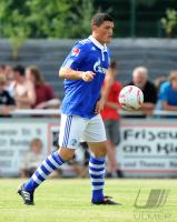 FUSSBALL, 1. BUNDESLIGA, SAISON 2010/2010: Schalke: PAPADOPOULOS Einzelaktion