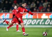 Fussball 1. Bundesliga: Leverkusen, HUGGUI Einzelaktion