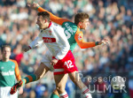 Fussball 1. Bundesliga: Bremen - Stuttgart, Zweikampf