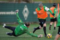 FUSSBALL, 1. BUNDESLIGA, Training SV Werder Bremen am 26.11.2009