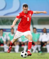 Fussball Euro 2008: Polen, Krzynowek am Ball