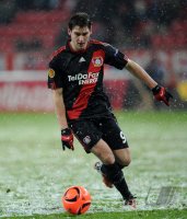 Fussball: Europa League, Saison 2010/2011: Leverkusen, HELMES am Ball