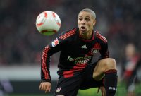 Fussball: 1. Bundesliga Saison 2010/2011: Leverkusen, SAM am Ball