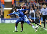 Fussball CHL  Saison 2011/2012:  Daniel Sturridge (li, FC Chelsea) gegen Michal Kadlec (re, Bayer 04 Leverkusen)